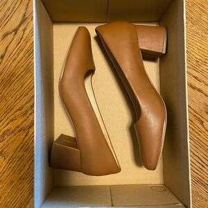 Clarks Heels Like New Toffee Color